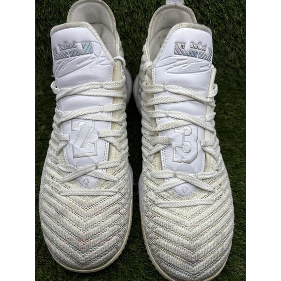 Nike Lebron XVI 16 Buzz Lightyear Sneakers A02588-102 White Knit Sz 11 main image 5
